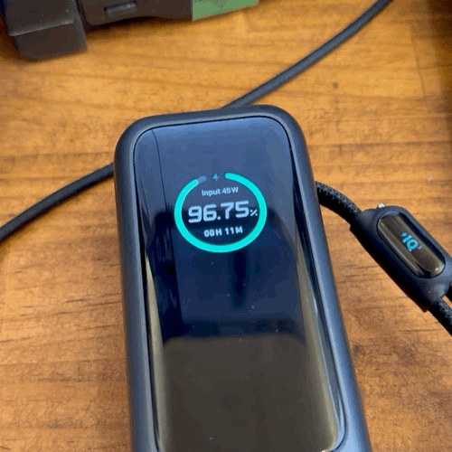 Anker Power Bank 25000mAhの充電がみるみる進む様子