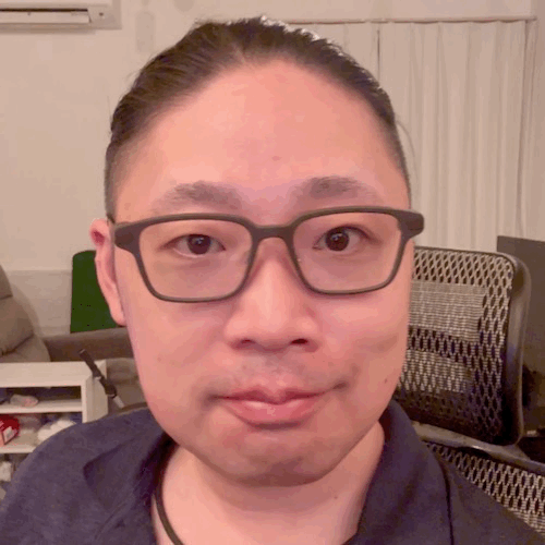 EvenG2を着用して頭をグルリを回したgif動画。特定の角度で緑色の画面の存在が見える
